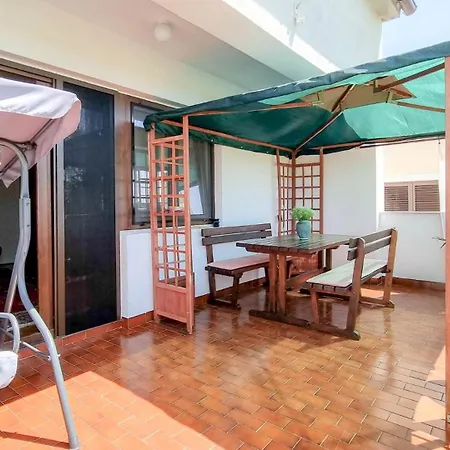 Apartman Mirjana Three