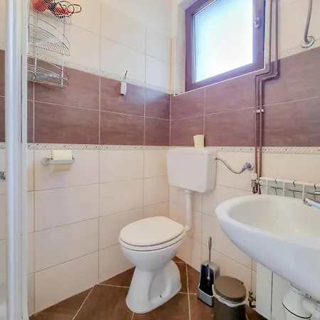 Mirjana Three アパート