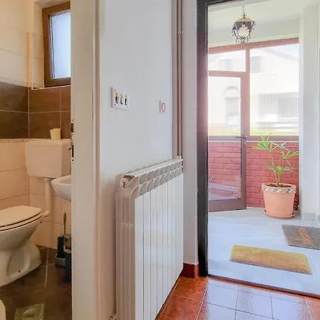 Apartment Mirjana Three *
