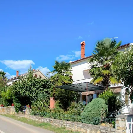 Apartamento Mirjana Three *