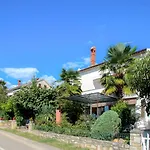 Apartmán Mirjana Three *